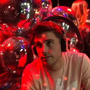Meet your Posher, Tom